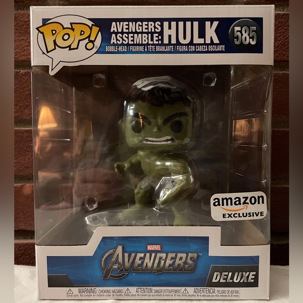 Funko Pop! Deluxe Marvel Avengers Hulk #585 - Picture 2 of 9